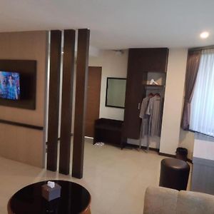 Alexander Hotel Tegal